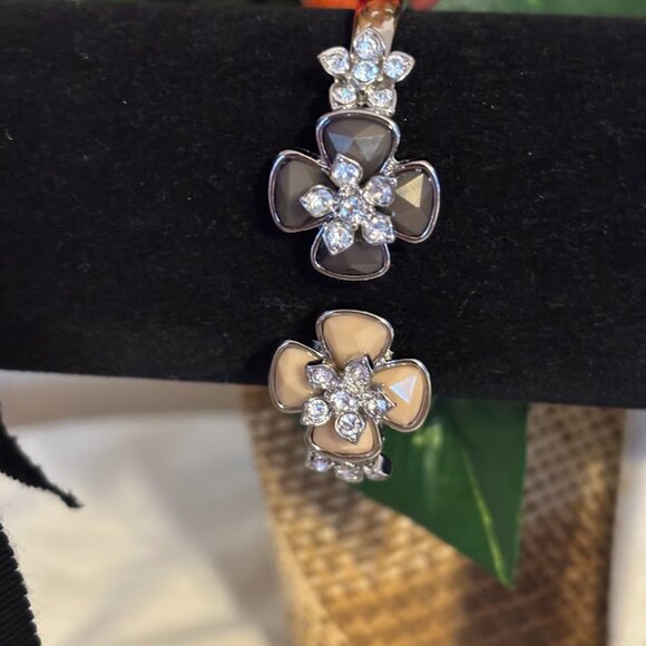 Beautiful Talbots Necklace (20"), Bracelet and 2 Earrings set - Picture 5 of 16